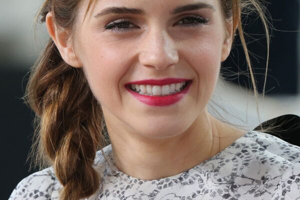 Emma Watson Net Worth 2021: Bio, Career, Salary, Income, Assets